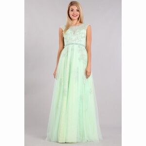 Lace Mint Dress with Embellished Waist 👗